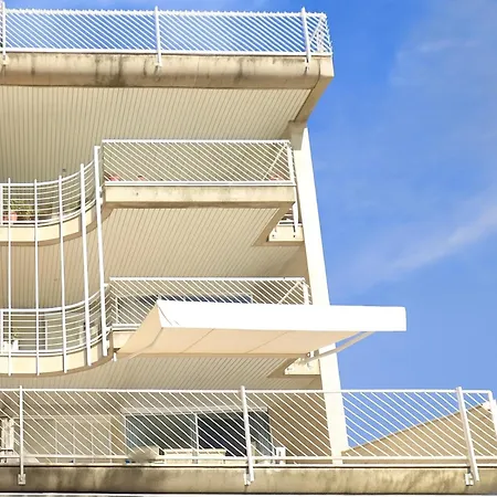 Harmony Seafront 365 By Ventet * Порт-де-Польєнса